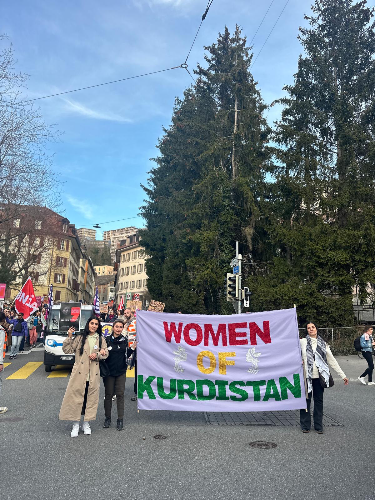 Message de l’association Women of Kurdistan lors de la manifestation du 8 mars 2025 à Lausanne
